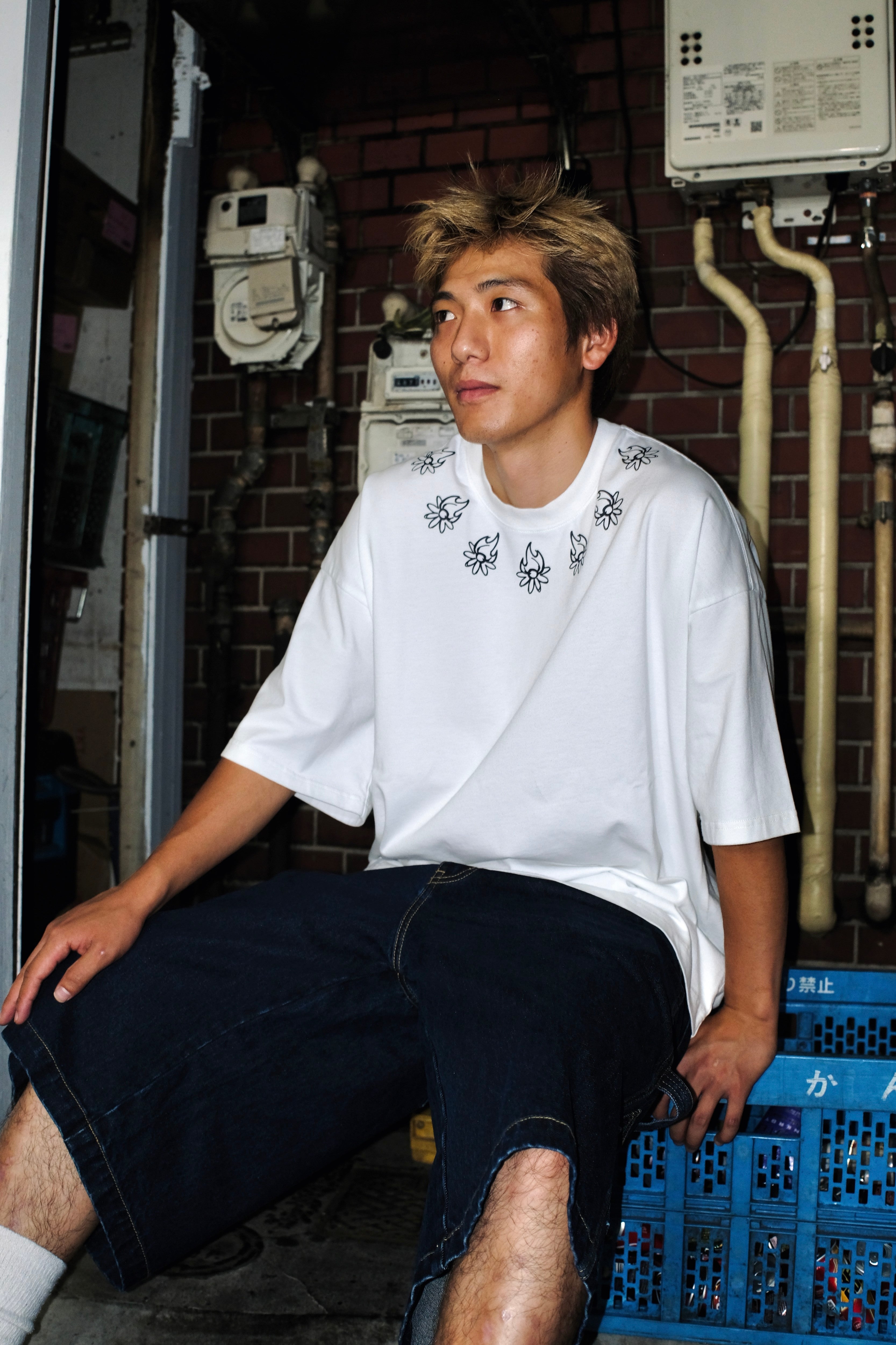 Burning Daisy Collar T-Shirt